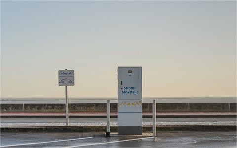 住建部：加強充換電站等配套能源設(shè)施統(tǒng)籌建設(shè)