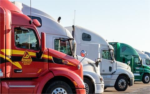 2024年全球及中國(guó)半掛牽引車(chē)行業(yè)現(xiàn)狀及前景調(diào)研報(bào)告